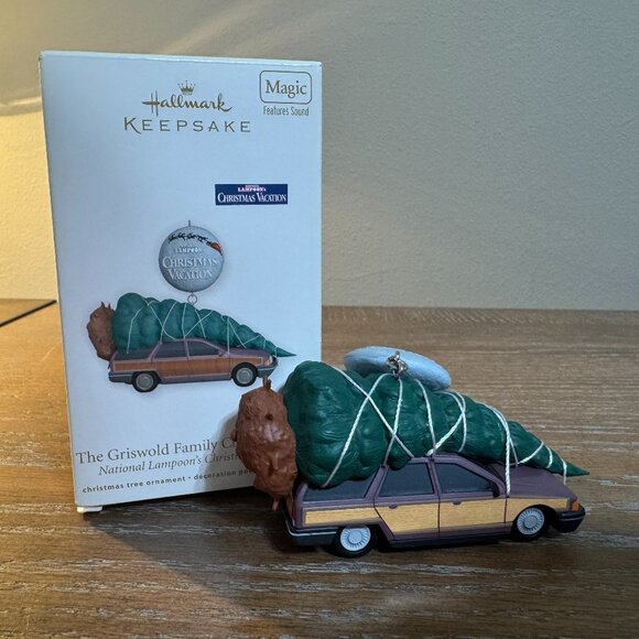 Hallmark Keepsake 2011 The Griswold Family Christmas Tree Magic - Picture 1 of 5